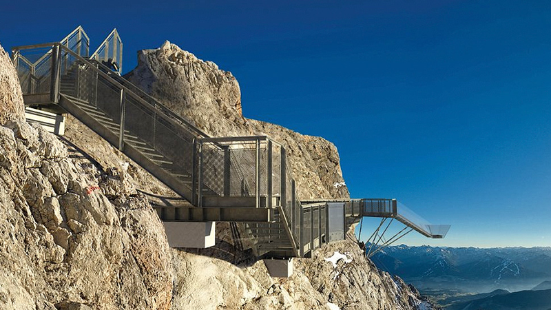 Illustration for article titled La “escalera hacia la nada” de los Alpes